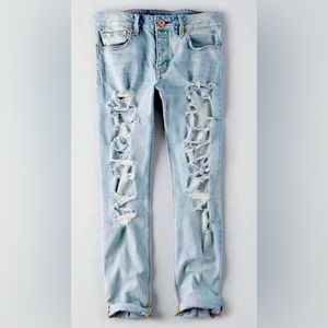 American Eagle Tomgirl Button Fly Sexy Distressed Light Wash Jeans 6 Regular